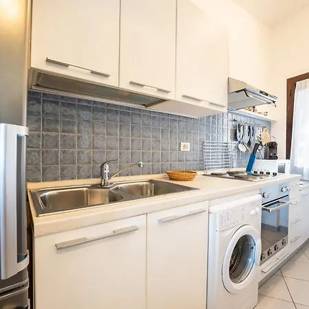 Blue House, 300m To Apartment *