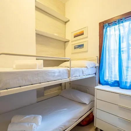 Blue House, 300m To Apartment Pula
